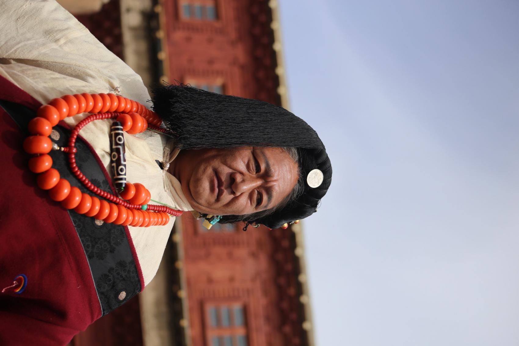 康巴汉子 摄  影:尼玛诺布 图片描述:                      康巴 