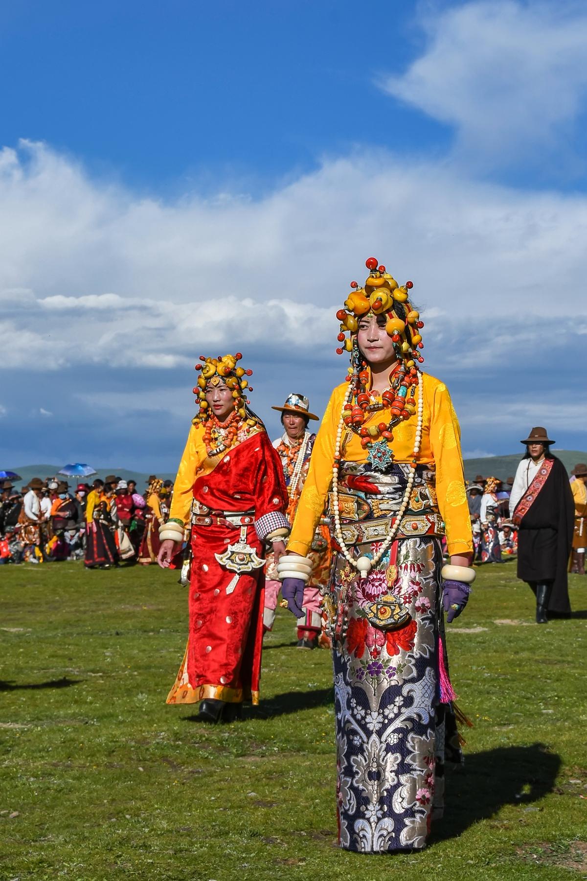 "高原天堂 风情康巴"康巴服饰摄影大赛