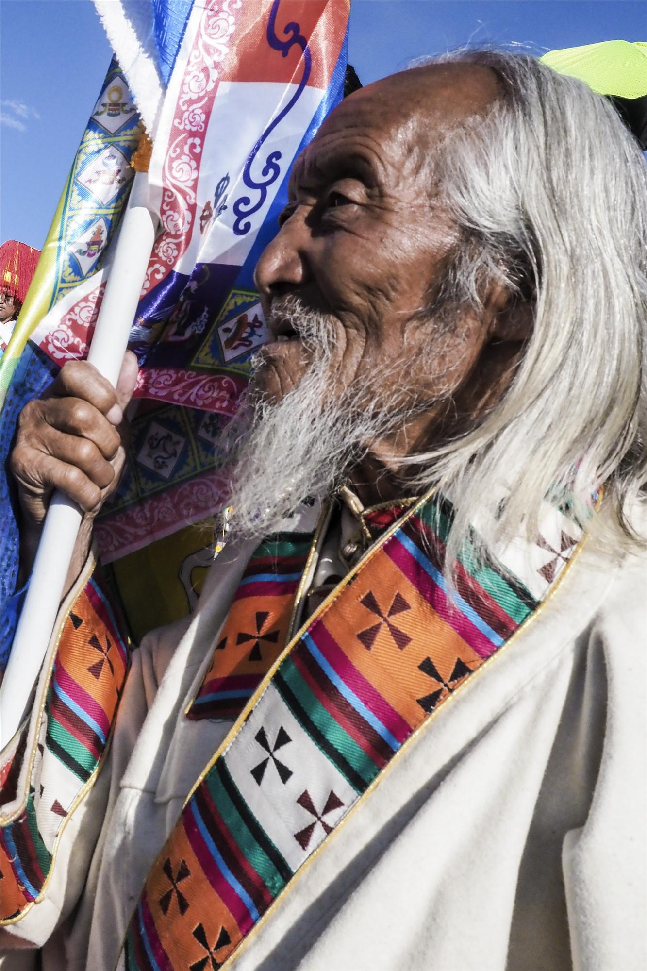 "高原天堂 风情康巴"康巴服饰摄影大赛